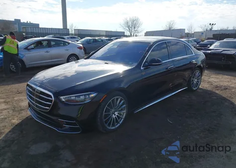 2022 Mercedes-Benz S 580 4Matic z USA, uszkodzony, nr VIN W1K6G7GBXNA153692